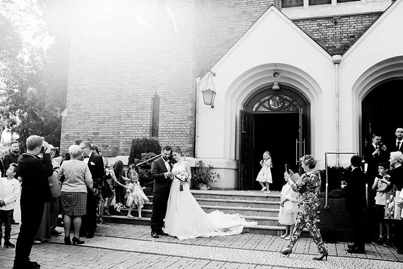 ISKRA zdjęcia które zachwycają 2020 black&white czarno białe ślub wesele fotografia ślubna inspiracje www.abcslubu.pl